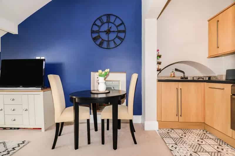 2 bedroom Flat
 For Sale
