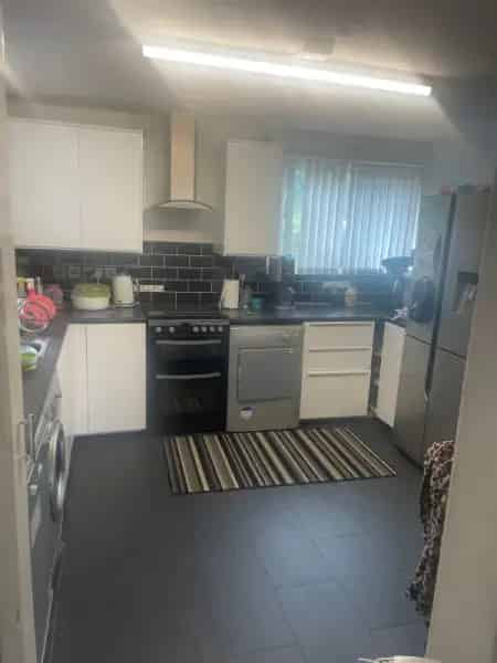 Large 2-Bedroom House with Parking Near Station