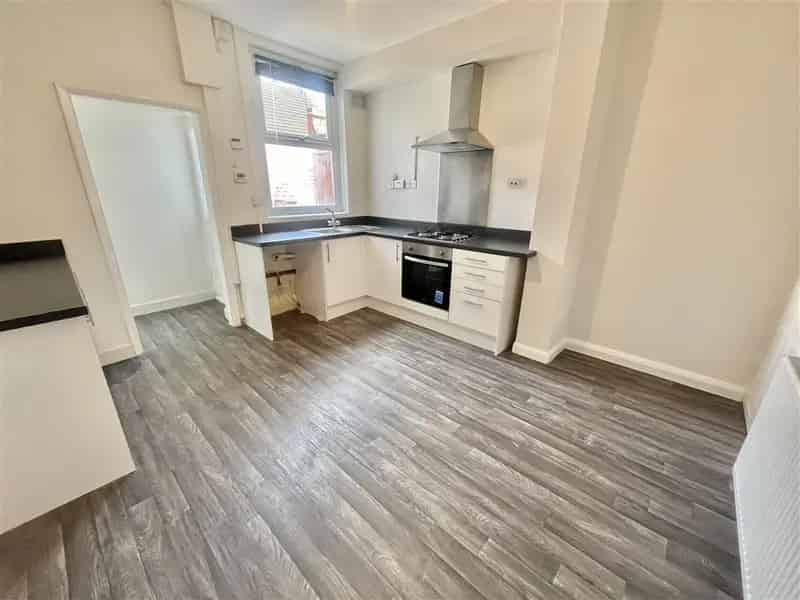 Two Bedroom End Terrace House Hyson Green