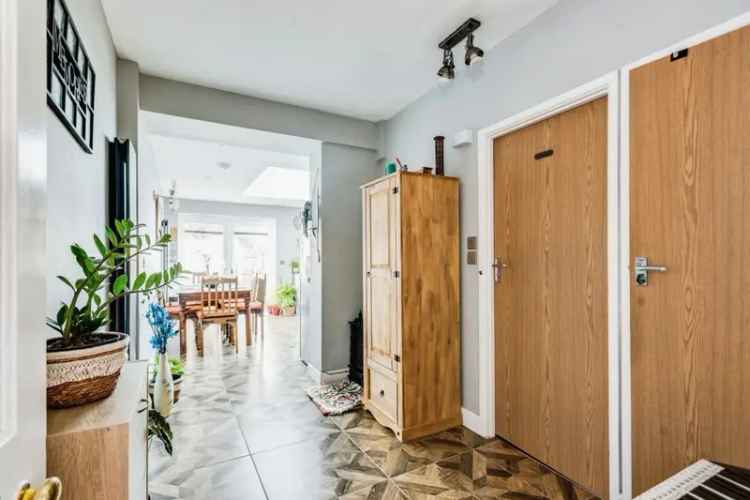 Three Bedroom House Swindon Town Centre