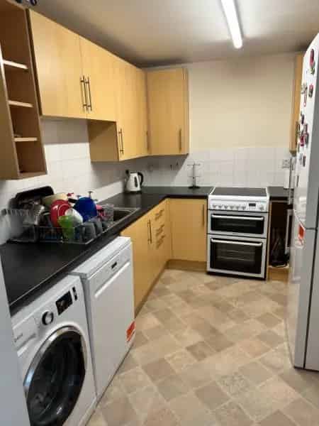 2 Bedroom House Near Schools in St Werburghs Bristol