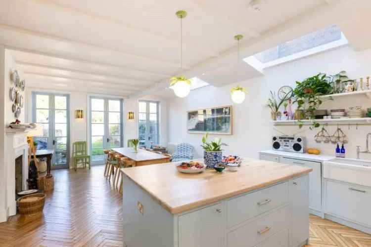 4 Bedroom House in London Near Kensal Rise