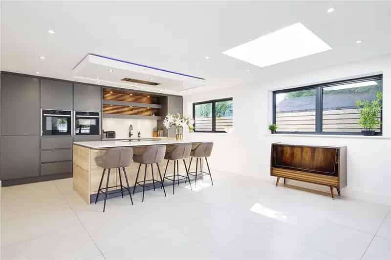 4 Bedroom Detached House for Sale Sandbanks
