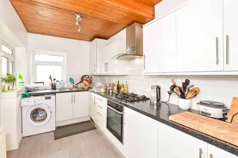 3 Bedroom Semi-Detached House for Sale in Portsmouth