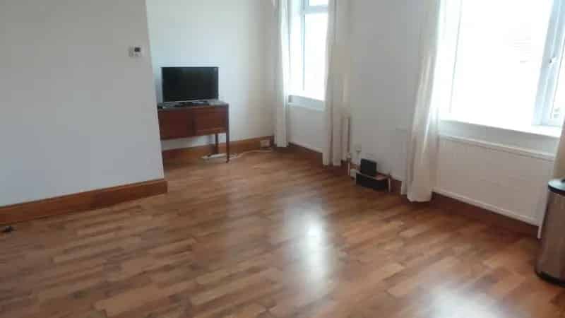 1 Bedroom Flat Available