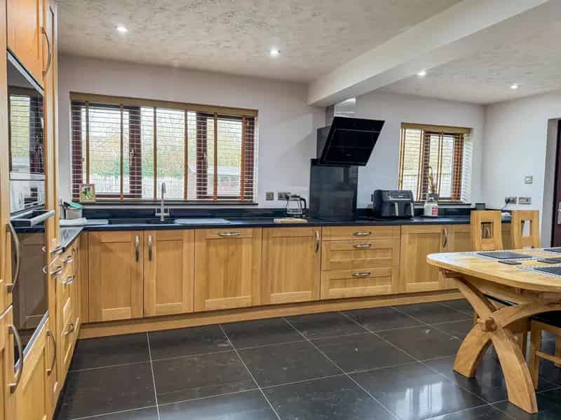 4 Bedroom Detached House for Sale West Bergholt