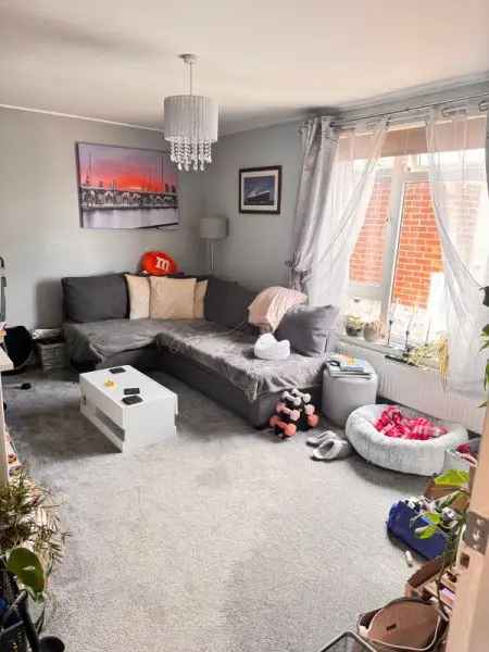 Flat For Rent in Tonbridge and Malling, England