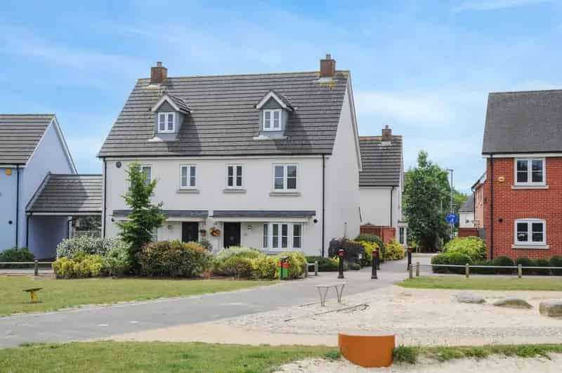 4 Bedroom Semi Detached House For Sale