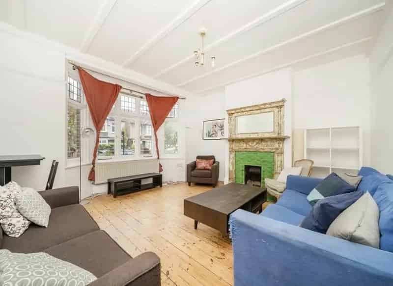 5 Bedroom House for Professional Sharers Near Transport