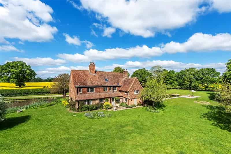 Grade II Listed 6-Bed House with 3-Acre Gardens and Cinema Room
