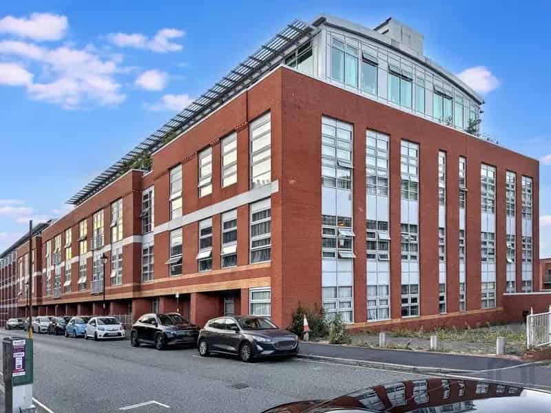 1 Bedroom Apartment for Sale in Birmingham Jewellery Quarter - Auction