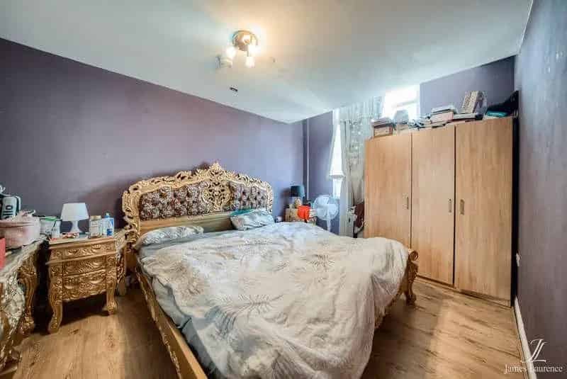 1 Bed Flat for Sale - Modern Conversion - Ideal for First Time Buyers