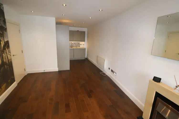 1 Bedroom Apartment Brentwood Near Elizabeth Line Station
