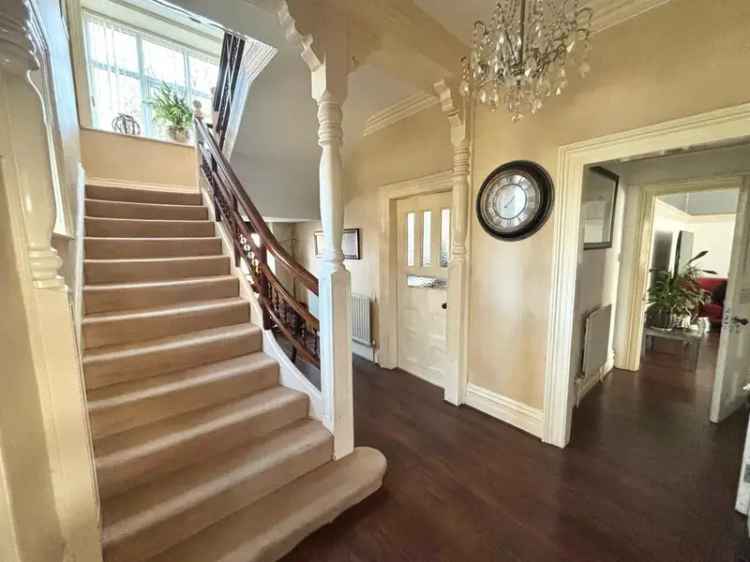 6 Bedroom Semi-Detached House for Sale