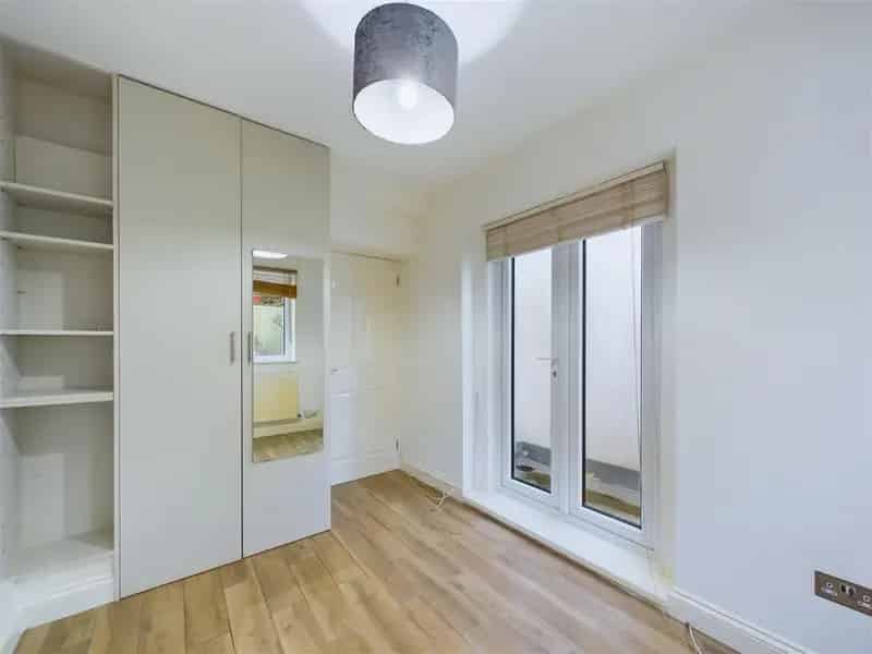 2 Bedroom Flat House to Rent