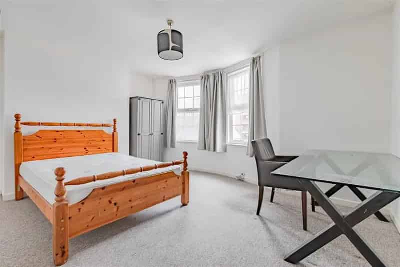 5 Bedroom House for Sale