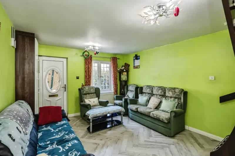 2 Bedroom Mid Terrace House Near Morriston Hospital