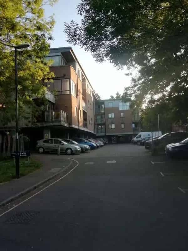 2 Bed Flat Crawley Town Centre 1 Min Walk Train Station