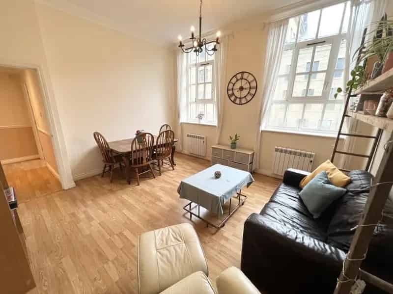 2 Bed Flat for Sale in Saltaire World Heritage Site
