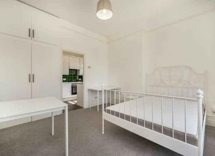 Spacious Studio Flat in Balham Near Transport Links