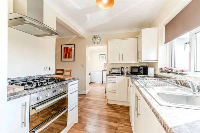3 Bed Semi Detached House Horsforth