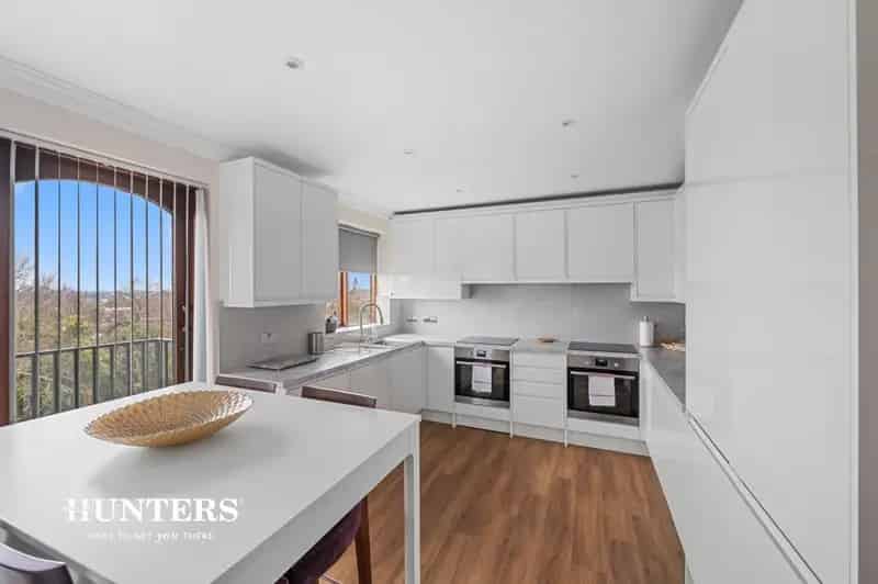4 Bedroom Flat To Let - Newly Refurbished