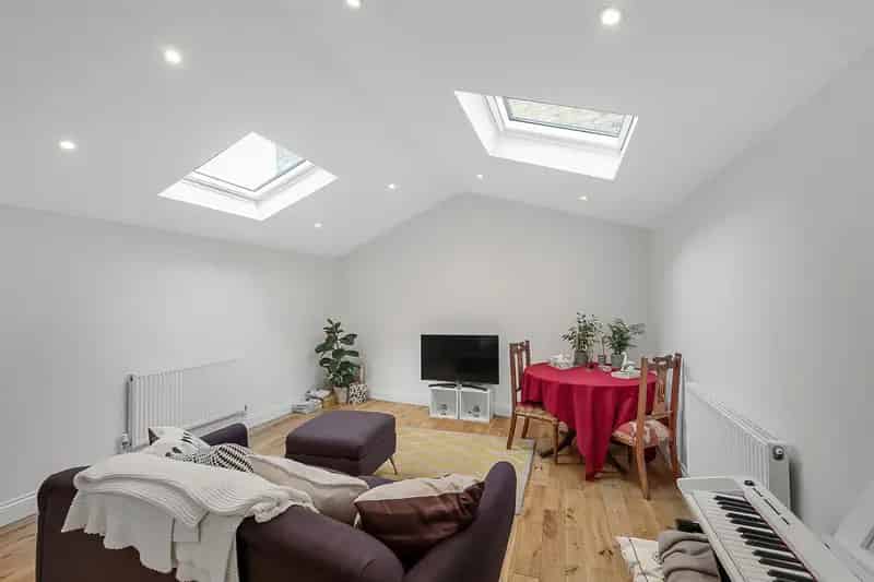 2 Bedroom Flat House to Rent in Brixton