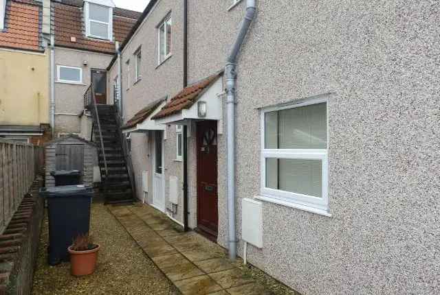 Terraced House to Rent in Westbury Hill Bristol BS9