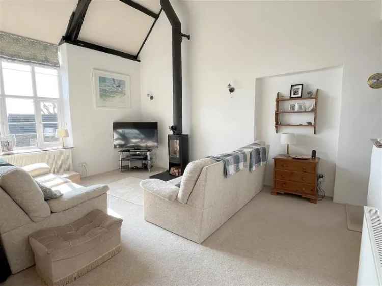 2 Bed Barn Conversion Near Blackpool Sands - Garage & Solar Panels