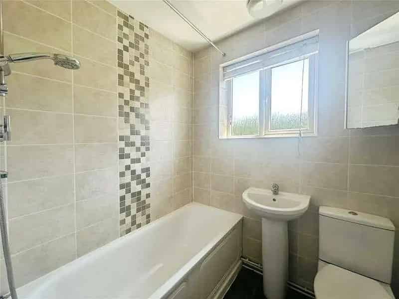 2 Bed Flat for Sale in Woodley - No Onward Chain