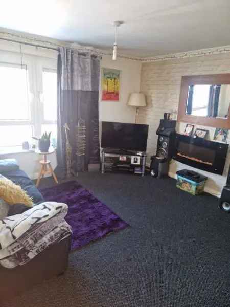 Flat For Rent in Sheffield, England