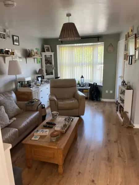 House with New Carpets and Garden Access Near Zebon Woods