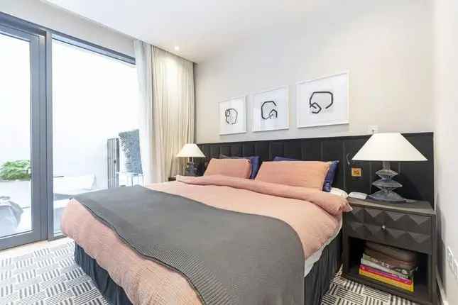 Flat for sale in Holland Park, Kensington, London W11