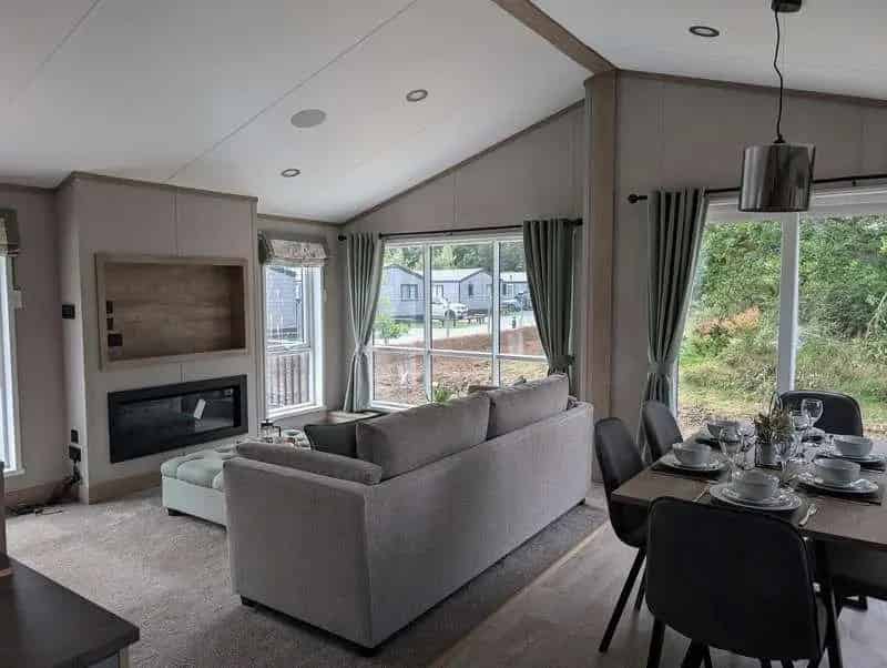 2 Bed Lodge for Sale in Woodhall Country Park