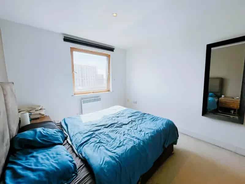 1 Bedroom Apartment Leeds Dock Available August 2025