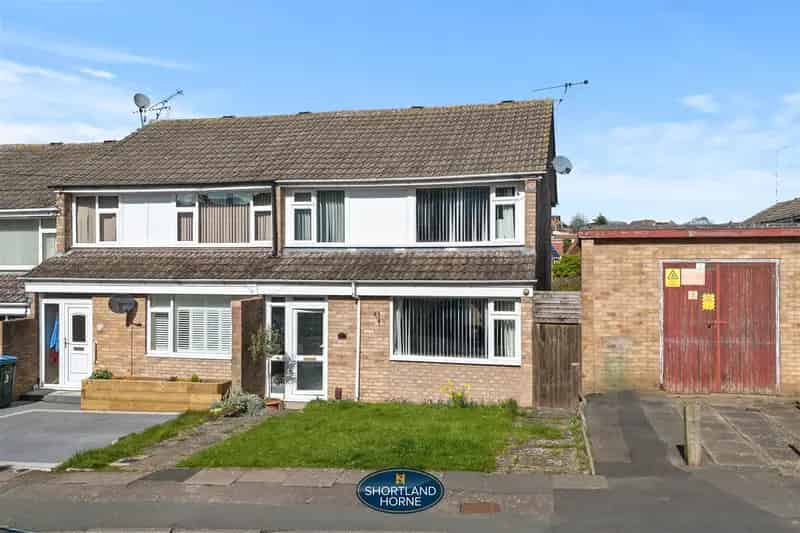 3 Bedroom End Terrace House to Rent Near Ernesford Grange Academy