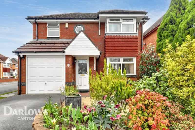 4 bedroom detached house for sale