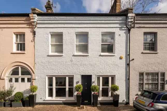 Four Bedroom Period Mews House South Kensington