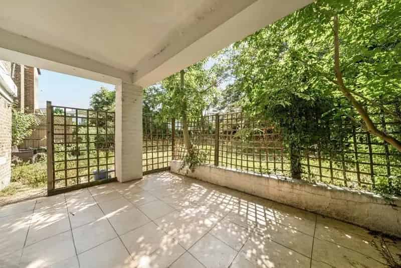 Flat For Sale , London, England