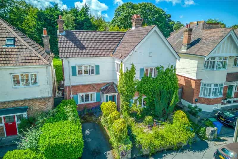 3 Bedroom Arts & Crafts Family Home Penn Hill Near Branksome Station