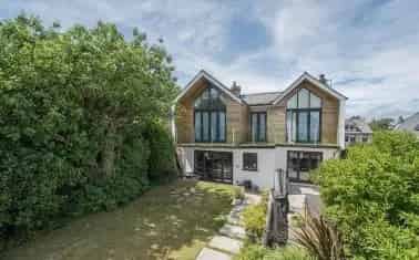 Modern Detached House in Wadebridge Four Five Bedrooms Family Home