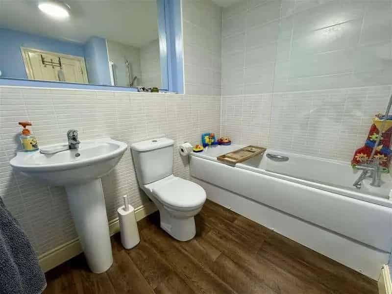 3 Bed House for Sale Near Marina