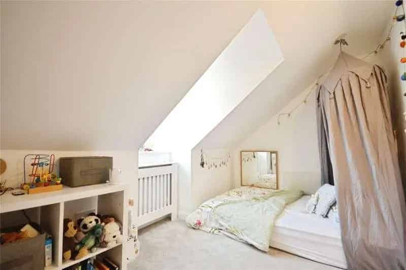 4 Bed Semi-Detached House for Sale
