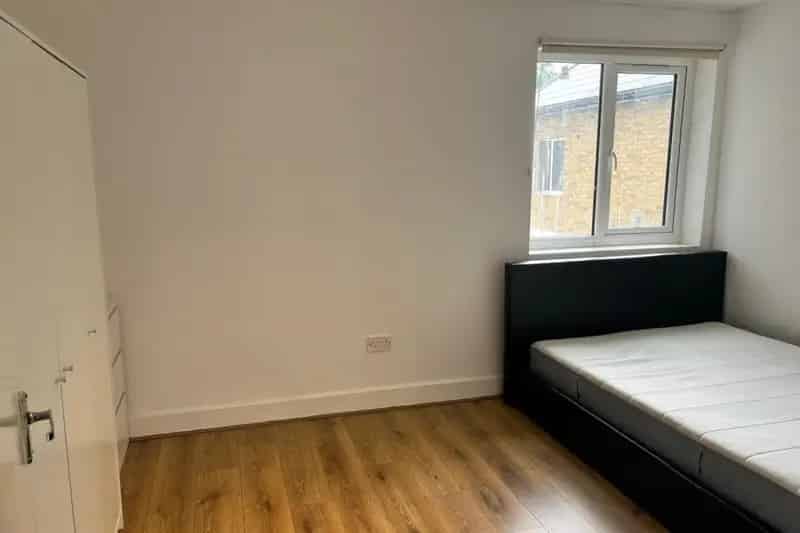 1 Bedroom Ground Floor Flat Tooting Prime Location