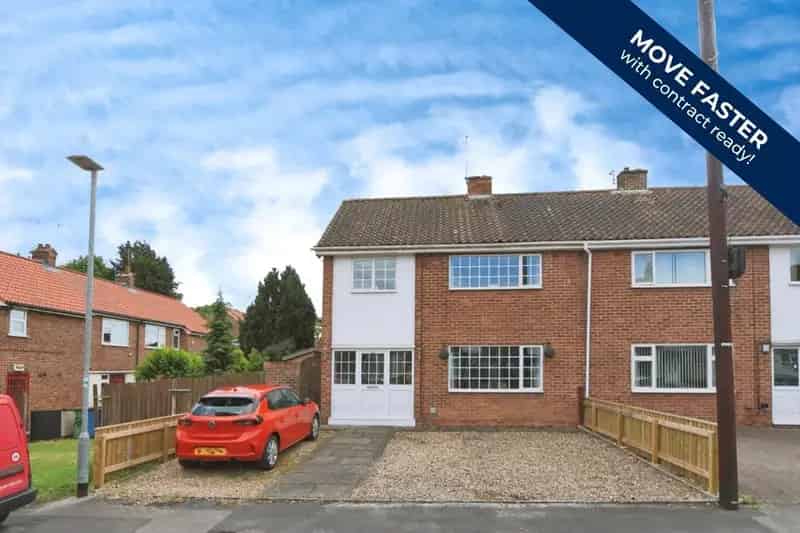 3 Bedroom Semi Detached House For Sale