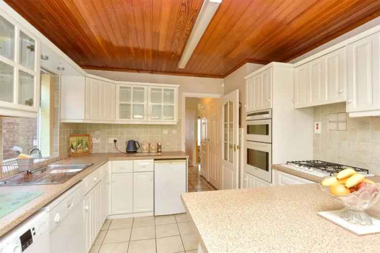 4 Bedroom Chalet Bungalow for Sale Istead Rise