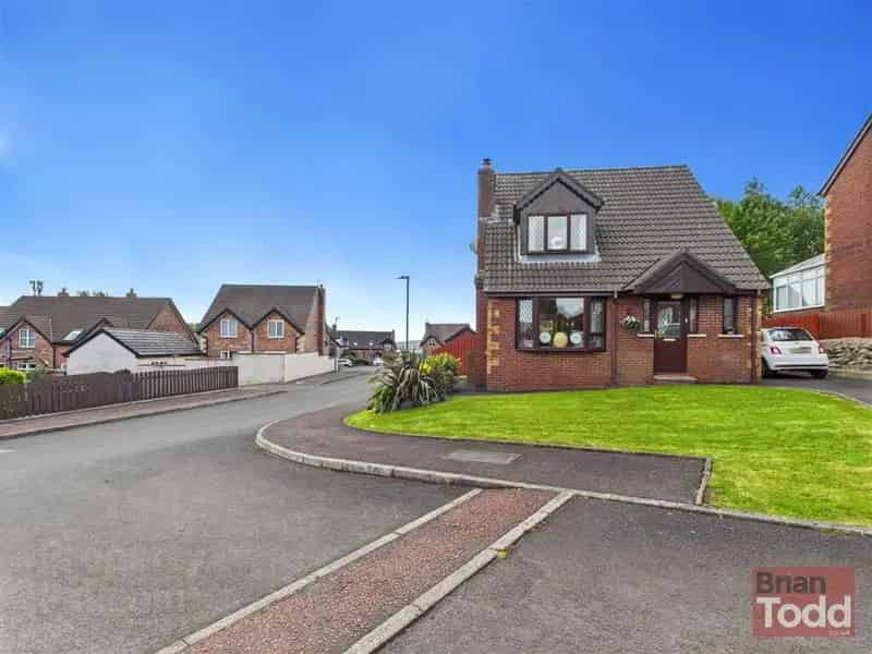 Modern Detached Villa 3 Bed Larne Gas CH UPVC DG Gardens Driveway