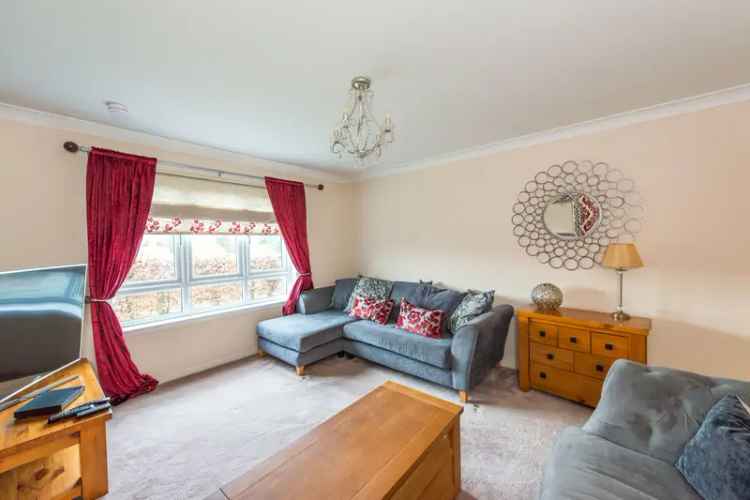 2 Bed Ground Floor Apartment Westhill Private Garden Parking