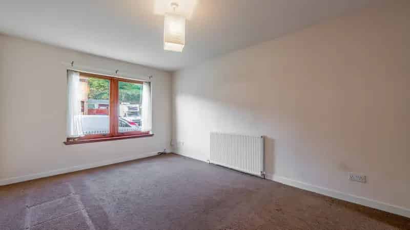 3 Bed Semi-Detached Villa Castlemilk