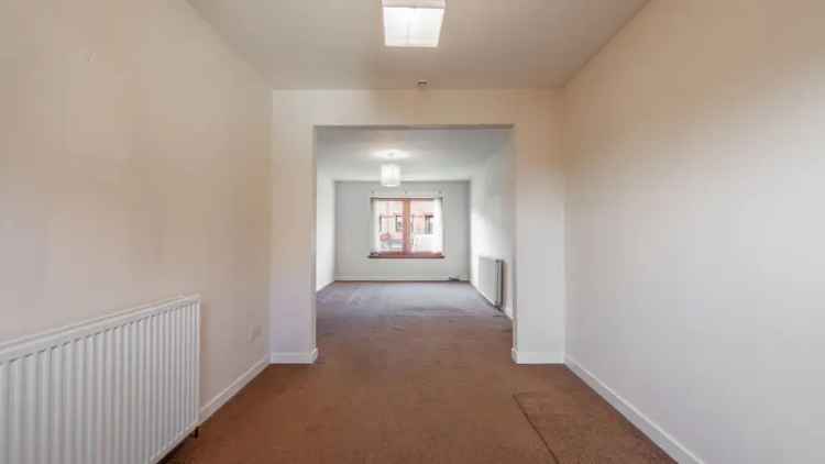 3 Bedroom Semi-Detached Villa in Castlemilk